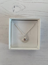 Load image into Gallery viewer, Cockle Pendant Shell Necklace
